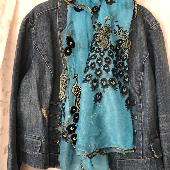 Parisian-style Gold-trim SKY BLUE Peacock scarf - Picture 6 of 8